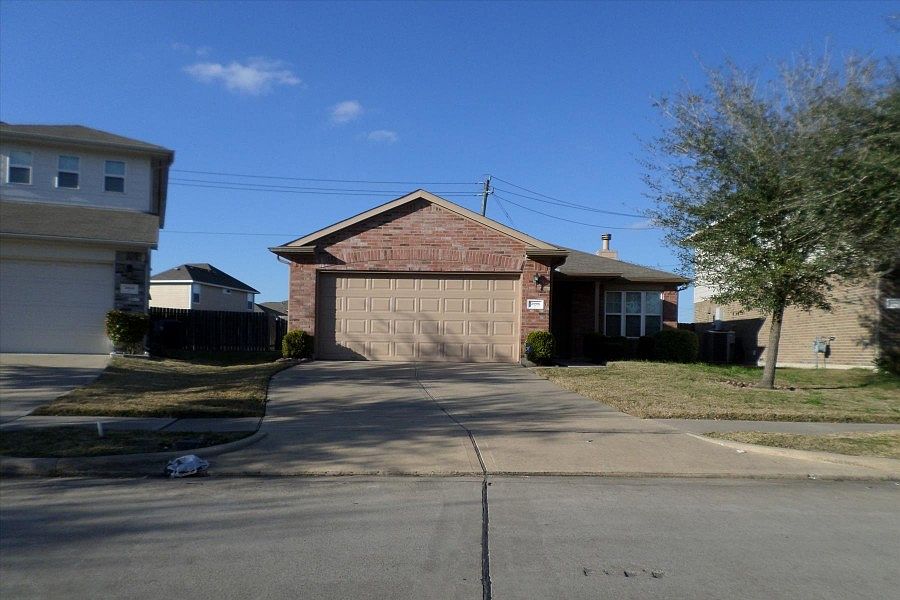 1st image of 2006 Diamond Crest Dr