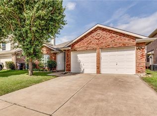 9200 Nightingale Dr, Fort Worth, TX 76123