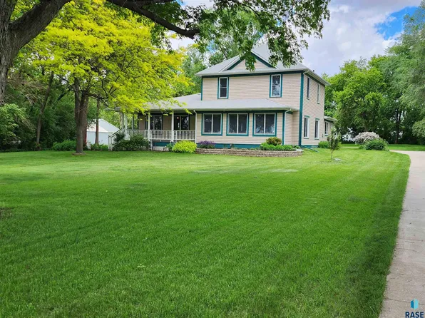 48626 262nd St, Valley Springs, SD 57068