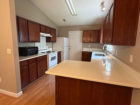 5th image of 2236 Mancke Dr