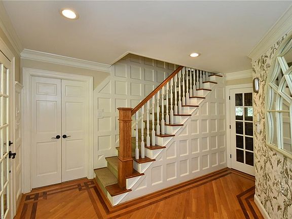 5th image of 464 Heritage Dr