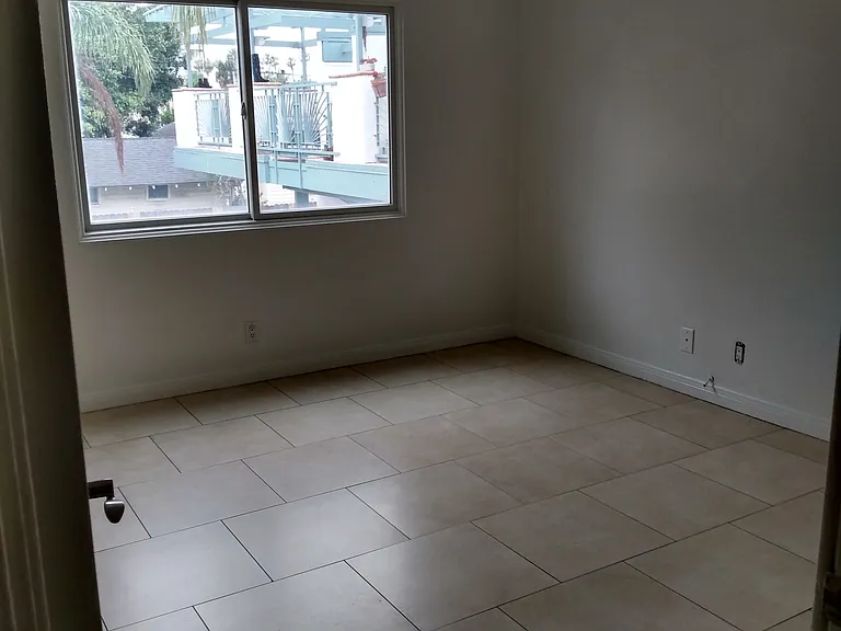 201 Paloma Ave — Photo 11