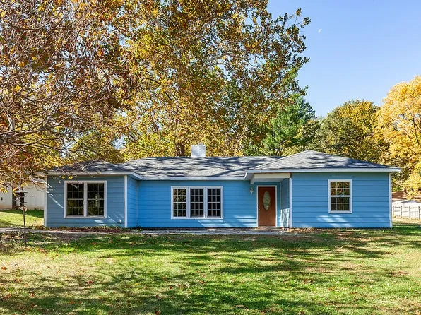 740 N 1st St, Carlisle, IA 50047