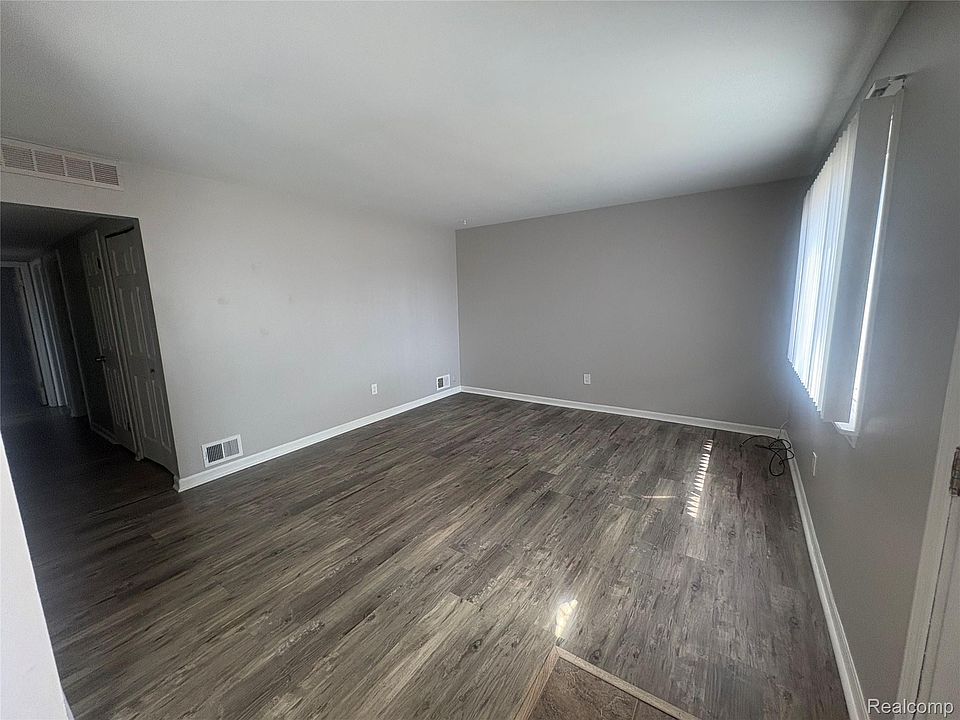33 E Brockton Ave, photo 3