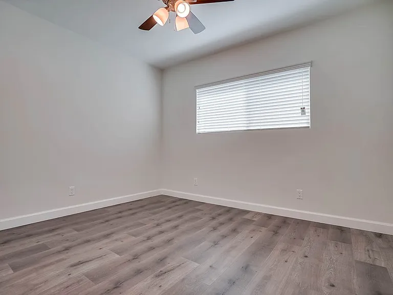 544 Evergreen St — Photo 14