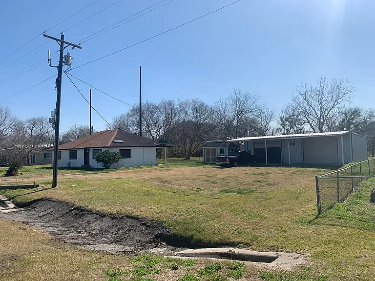 10704 State Highway 185 S — Photo 74