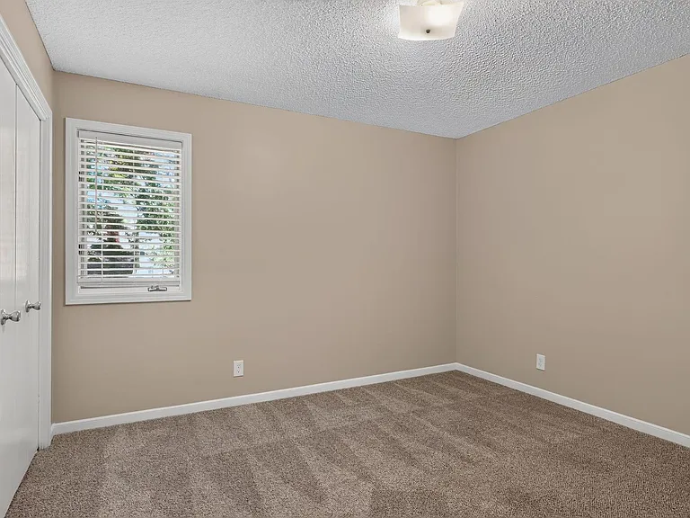 10800 W 116th St — Photo 32