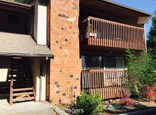 13317 100th Ave NE APT 4, Kirkland, WA 98034