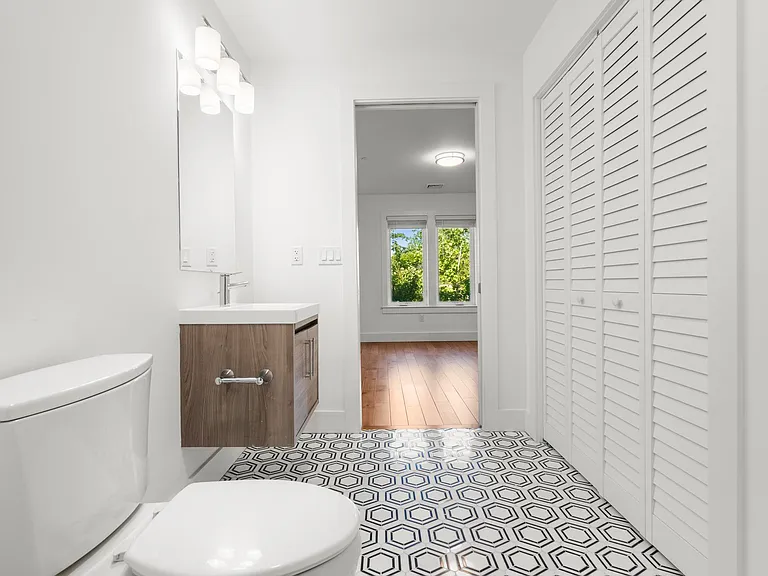 245 E Main St #1 — Photo 37