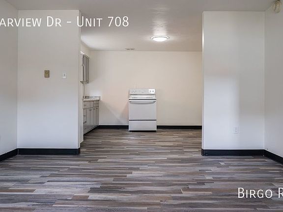 3rd image of 708 Farview Dr Unit 708