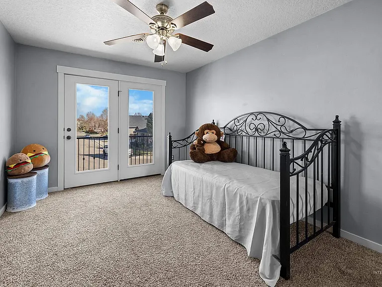 12805 W Berghan St — Photo 35
