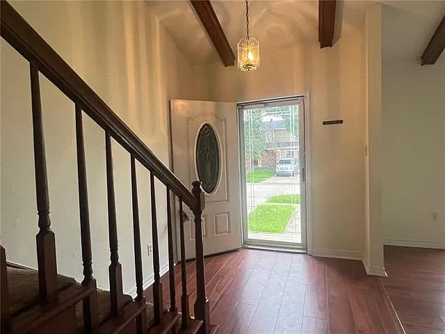 5 bed, 2.0 bath, 2197 sqft, $2,150 — Photo 2
