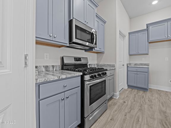 2nd image of 14028 Oak Arbor Dr