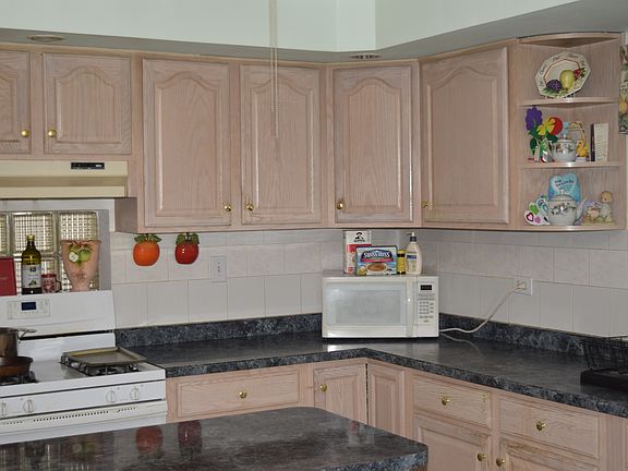 2nd image of 3106 N Oketo Ave