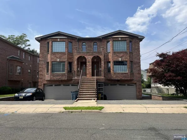 445 1st St #B, Palisades Park, NJ 07650