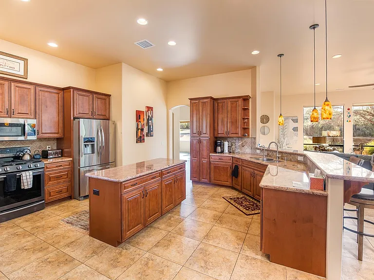 560 Rodeo Rd — Photo 20