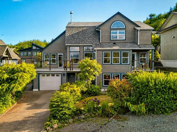 607 Pfeiffer Cres, Tofino, BC V0R 2Z0
