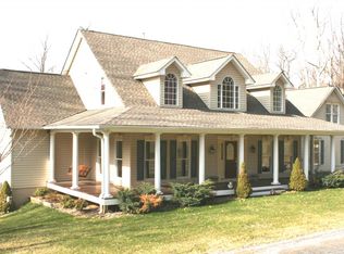 240 Valley View Ln, Paris, VA 20130