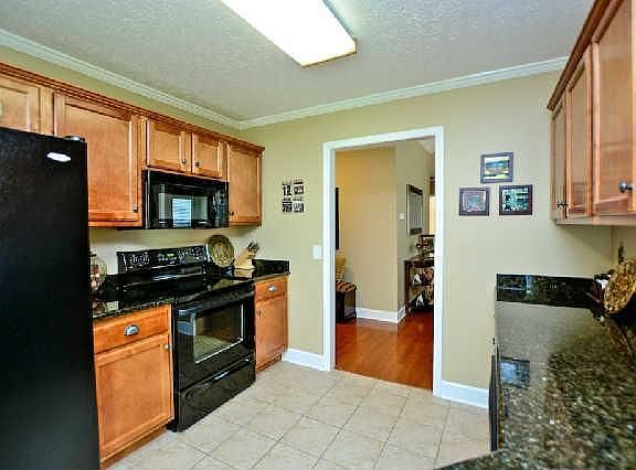 4th image of 2633 Westhaven Dr