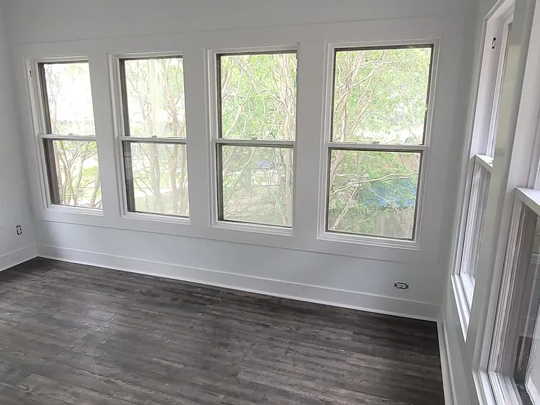 2820 Fort Ave — Photo 37