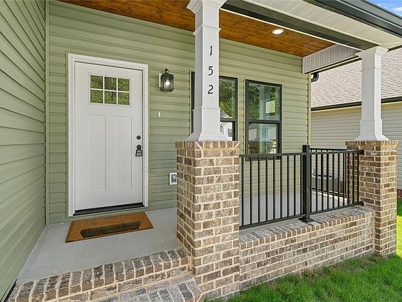 5th image of 152 Washington St