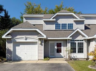 932B Buccaneer Dr, Glenview, IL 60026
