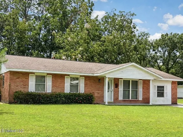 15909 Belmont Dr, Biloxi, MS 39532