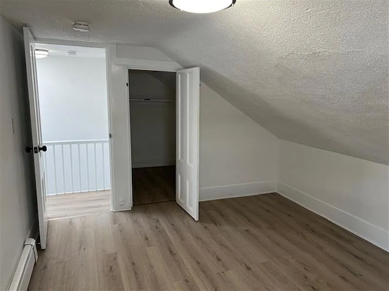 2 bed, 800 sqft, $3,600 — Photo 2