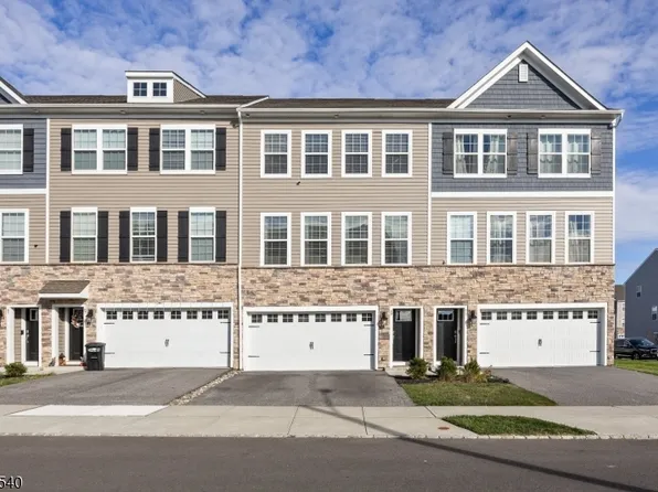 69 Sisters Farmstead Dr, Mount Laurel Twp., NJ 08054