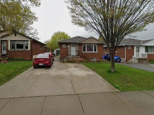 322 E 17th St, Hamilton, ON L9A 4M8