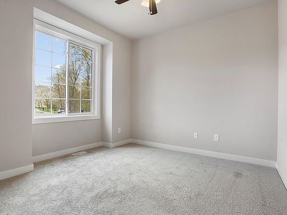 5th image of 24683 Pembrooke Dr