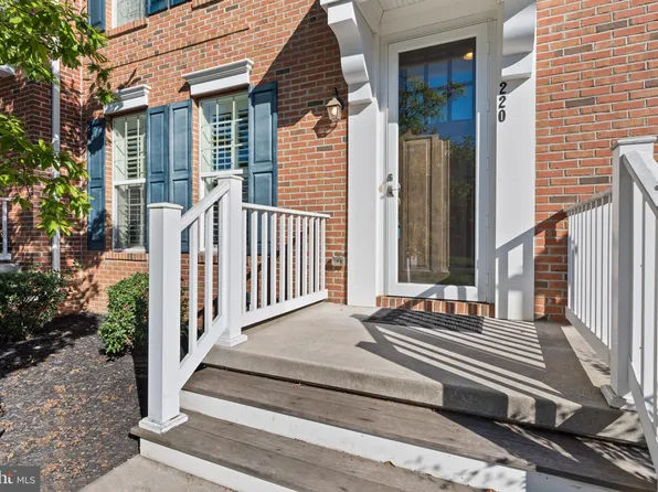 220 Shaw St, Mechanicsburg, PA 17050