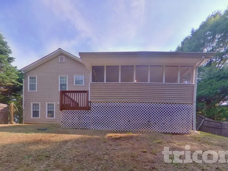 726 Westbury Dr — Photo 20