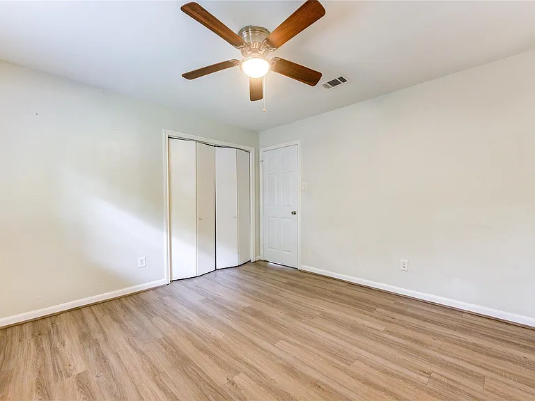 8107 Durklyn Ln — Photo 21