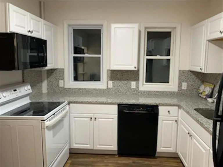 76 Conwell Ave — Photo 1