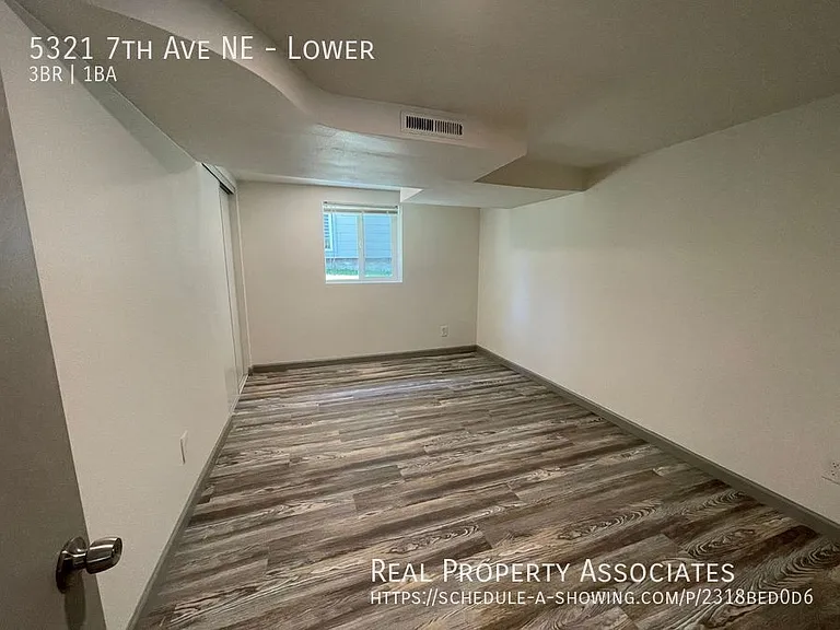 5321 7th Ave NE #LOWER — Photo 9