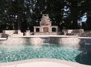 2042 Bluebonnet Ln, Matthews, NC 28104