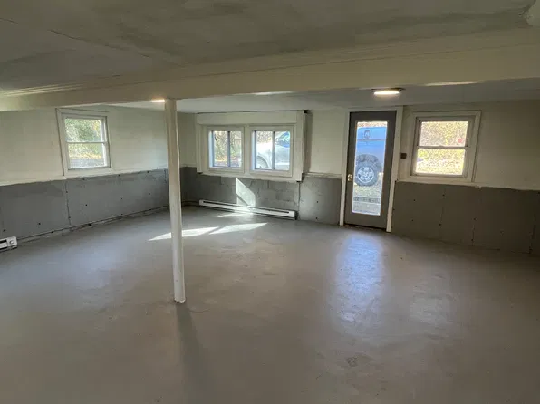 40 Pleasant St, South Deerfield, MA 01373