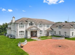 1018 Green Lane Rd, Malvern, PA 19355