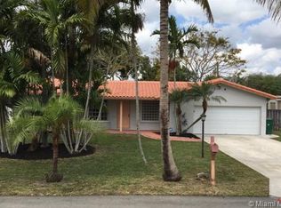 4671 SW 70th Ter, Davie, FL 33314
