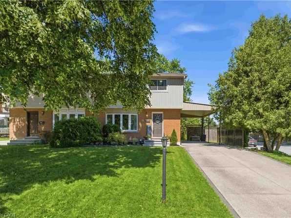 2 Wedgewood Ave, Hamilton, ON L8K 5L8
