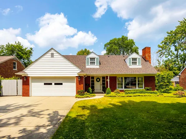 70 Hampton Rd, Grosse Pointe Shores, MI 48236