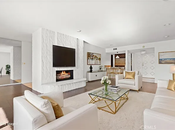 5330 Lindley Ave Unit 209, Encino, CA 91316