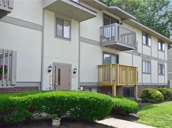 507 Hunters Path Rd APT 32, Bridgeville, PA 15017