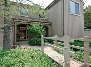 801 Oak Hill Rd, Lake Barrington, IL 60010