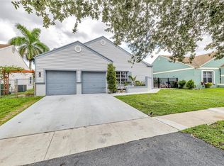 1551 SW 85th Ave, Pembroke Pines, FL 33025