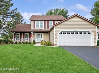 808 Burr Oak Cir, Cary, IL 60013