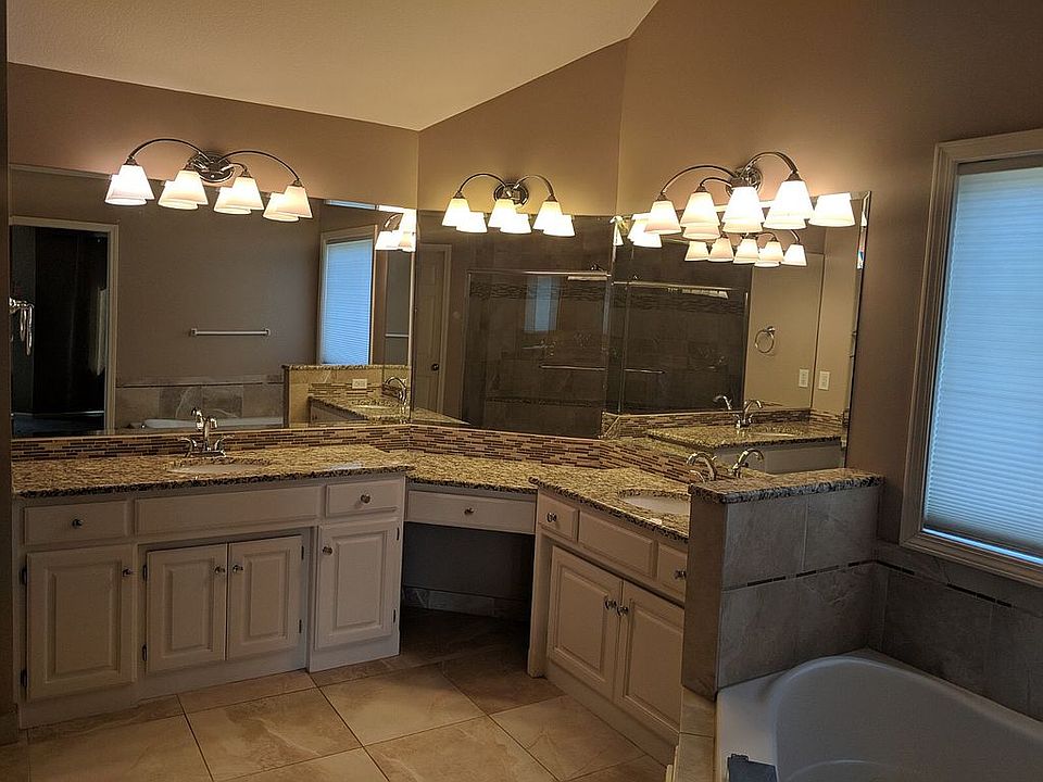 Master Bathroom with.spa tub