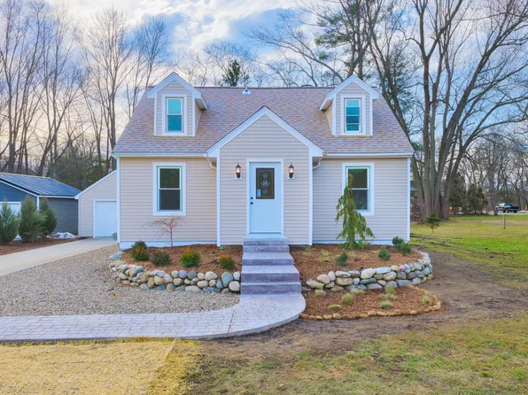 317 E Arlington St, Bangor, MI 49013