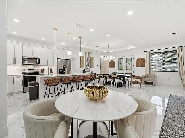 2075 Jewell Ave — Photo 13